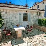 Nika 5 In Der Residenz Mit Pool Und Whirlpool In Strandnaehe By Interhome 아파트