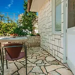 아파트 Nika 5 In Der Residenz Mit Pool Und Whirlpool In Strandnaehe By Interhome *