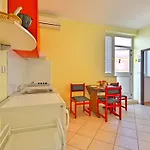 아파트 Nika 5 In Der Residenz Mit Pool Und Whirlpool In Strandnaehe By Interhome