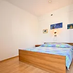 Nika 5 In Der Residenz Mit Pool Und Whirlpool In Strandnaehe By Interhome 우마그