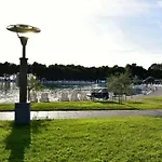 Nika 5 In Der Residenz Mit Pool Und Whirlpool In Strandnaehe By Interhome 아파트 우마그