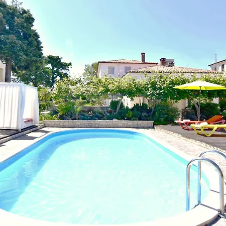 아파트 Nika 5 In Der Residenz Mit Pool Und Whirlpool In Strandnaehe By Interhome *