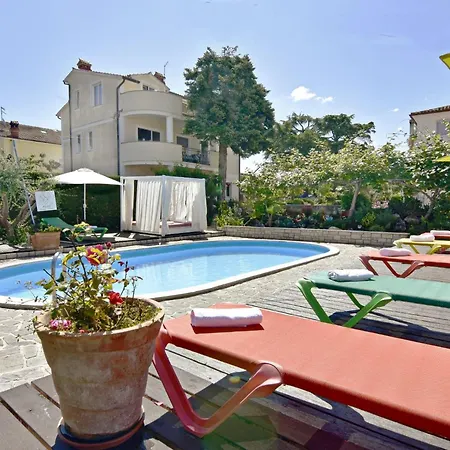Nika 5 In Der Residenz Mit Pool Und Whirlpool In Strandnaehe By Interhome Appartement *