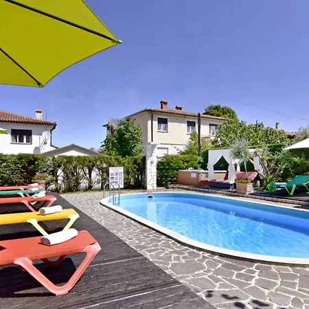 Nika 5 In Der Residenz Mit Pool Und Whirlpool In Strandnaehe By Interhome