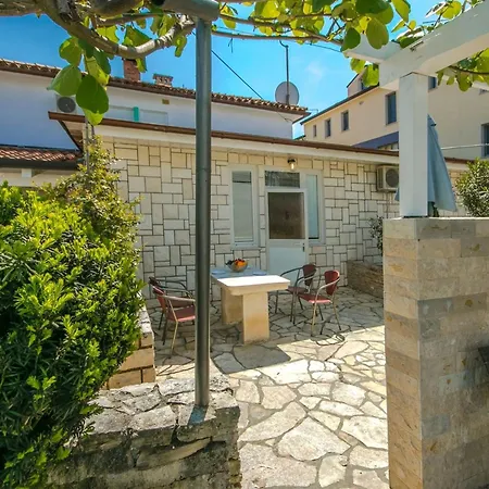 Appartement Nika 5 In Der Residenz Mit Pool Und Whirlpool In Strandnaehe By Interhome *