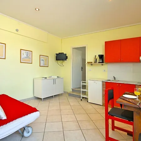 Nika 5 In Der Residenz Mit Pool Und Whirlpool In Strandnaehe By Interhome Umag