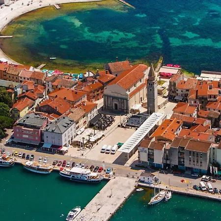 Appartement Nika 5 In Der Residenz Mit Pool Und Whirlpool In Strandnaehe By Interhome